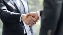 ｢会社名+名前だけ｣の自己紹介は絶対ダメ…｢うまく雑談できる人｣が初対面で伝えている"3つの要素"