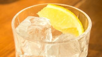 生ビールでもレモンサワーでもない…糖尿病専門医が｢血糖値を上げずに痩せる効果もある｣と話す"お酒の種類"