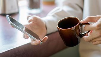 新聞を読むでも､メールの返信をするでもない…｢仕事の遅い人｣に限って朝イチでやっている"愚かな習慣"