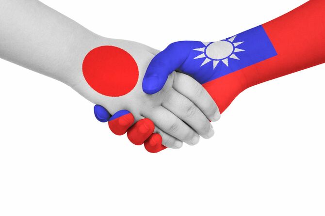 日本と台湾間のハンドシェイク