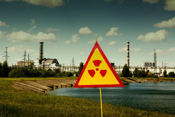 チョルノービル原子力発電所前の放射線サイン