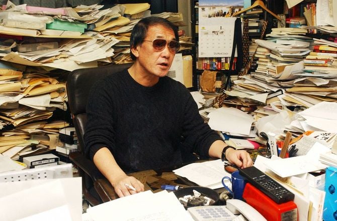 岡留安則氏=2004年2月5日、東京・新宿