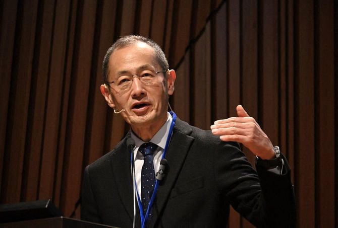 2025年3月21日、イタリア・ミラノのミラノ州立大学で開催された「Milan Longevity Summit 2025」に出席する、京都大学生物学教授でノーベル賞受賞者の山中伸弥氏