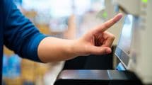 ｢行列からの圧がすごい｣セルフレジがこのまま増え続けるのは私は困る