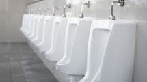 だから公衆トイレの個室は危険すぎる…42年凶悪犯と対峙した元刑事が｢一番奥の小便器｣を選ぶ衝撃の理由