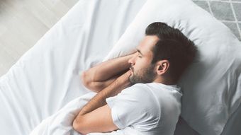 認知症引き金物質除去する睡眠「黄金の90分」
