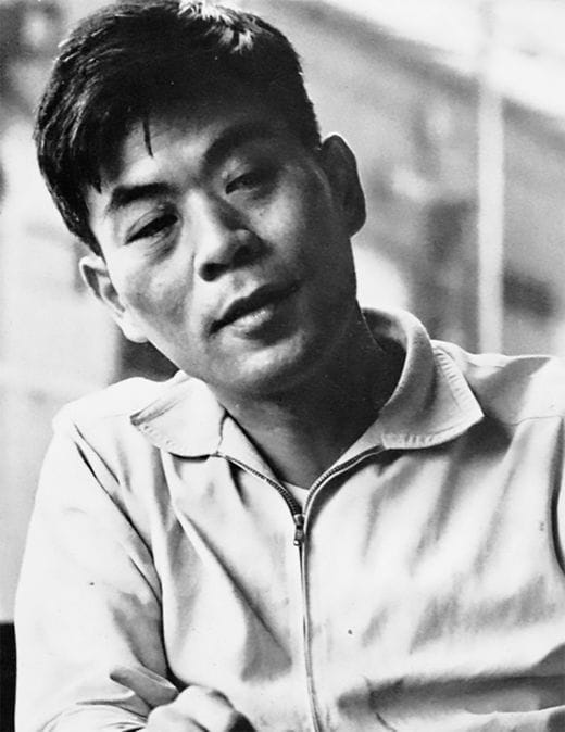 吉本隆明。1965年10月14日、田端の自宅で撮影