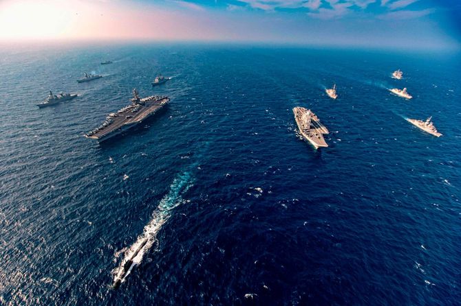 日米豪印による合同海上演習「マラバール」（インド沖）＝2020年11月17日