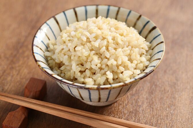 ゆでた玄米、健康な日本食