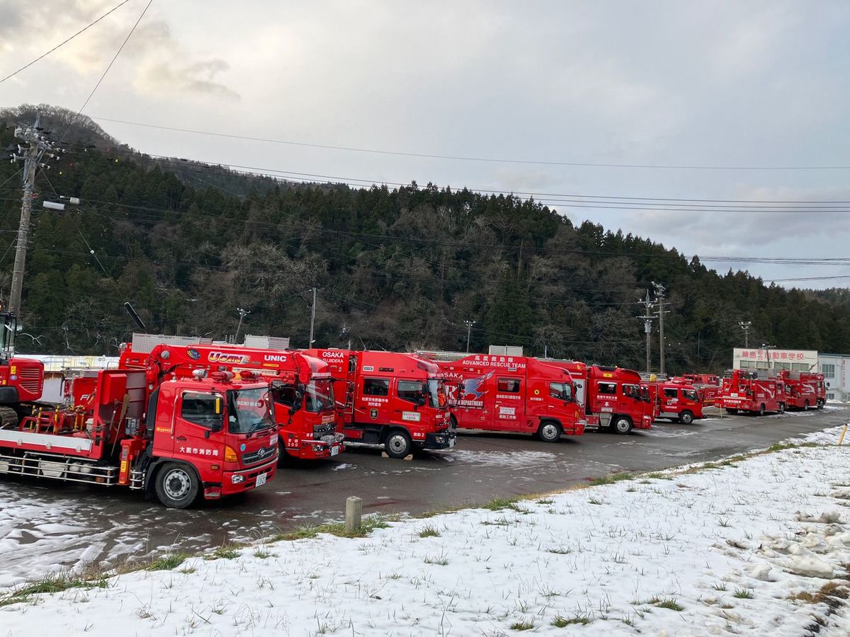 全国各地の消防車両が応援に入った。