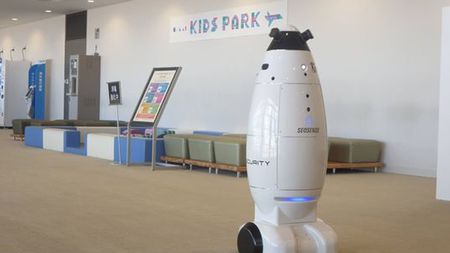 成田空港が｢自律走行する警備ロボット｣を月額30万円で導入した本当の