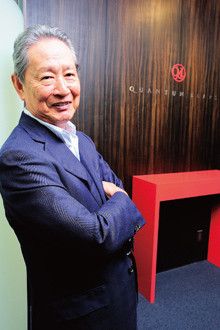 <strong>クオンタムリープ代表取締役 出井伸之</strong>●1937年、東京都生まれ。60年早稲田大学政治経済学部卒業後、ソニー入社。スイス留学、フランス駐在、オーディオ事業部長、広告宣伝本部長などを経て、95年社長、99年CEO、2000年会長兼CEOを経て05年退任。06年クオンタムリープを設立し、現職。現在、アクセンチュア、百度、フリービットの社外取締役を兼任し、ソニーアドバイザリーボード議長としても、社内外に提言活動を続ける。