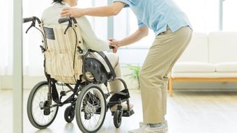 人手不足なら給料は上がるはずなのに…経済学者が見抜いた｢賃上げできない業界｣が続出する構造的欠陥