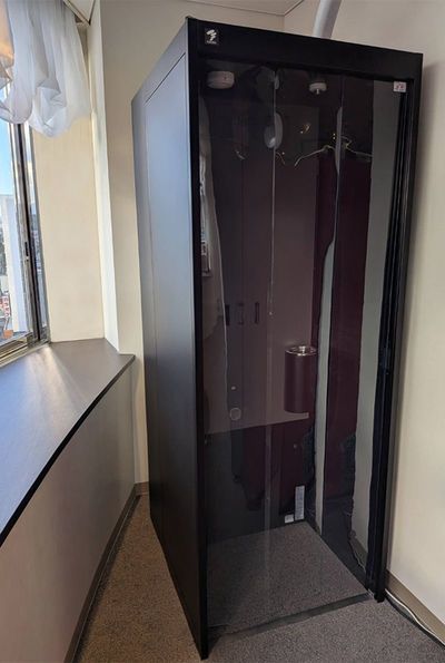 幅広いお客さまが利用できるよう、レストラン、バンケットルームのあるフロアに分煙ブースを設置している。