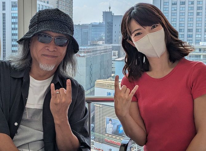 漫画家の喜国雅彦さん(左)とセックススタイリストの佐野あゆみさん