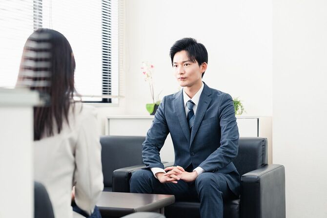 面談をする人