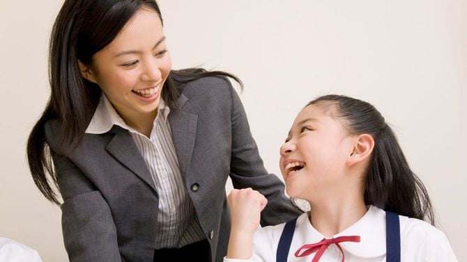 女教師と小学生