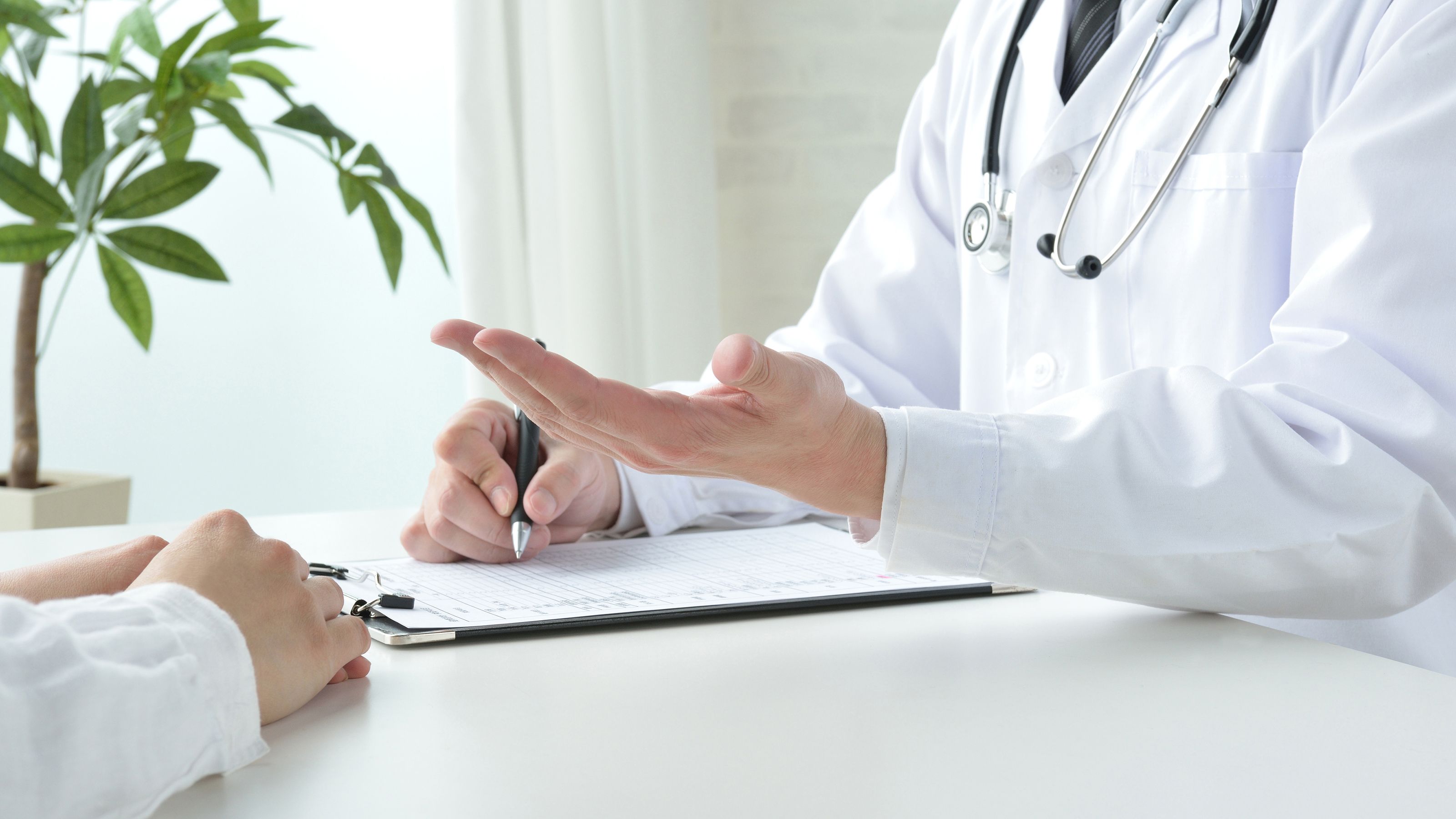 まっとうな診断法ではない…現役医師が｢コロナみなし陽性は即刻中止すべき｣と怒るワケ