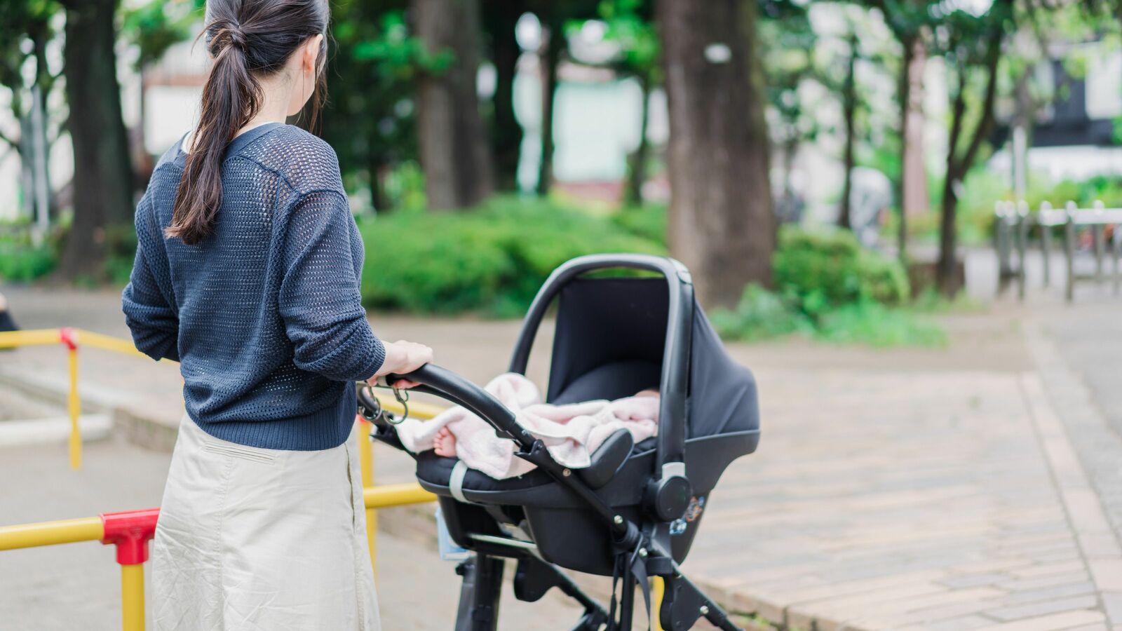 まもなく｢独身様｣が申し訳なさそうに生きる時代がくる…｢子持ち様｣と｢独身様｣の評価が逆転する日 急激な少子化の先にある"人手不足社会"で起きること