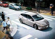 「高齢者がプリウスで誤発進してしまうのはシフトが原因」は本当か？