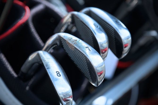 ゴルフのアイアンセット