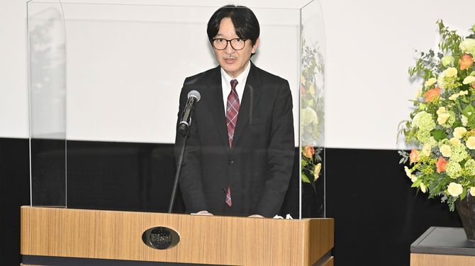 日本植物園協会の第57回大会開会式で、あいさつされる秋篠宮さま＝2022年5月17日、岐阜県各務原市の内藤記念くすり博物館［代表撮影］