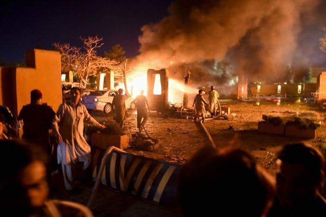 パキスタン西部クエッタの高級ホテルで発生した爆弾テロの現場。5人が死亡、10人あまりが負傷した。このホテルには在パキスタンの中国大使が宿泊していたが、爆発当時はホテルにいなかったため難を逃れた。(2021年4月21日)