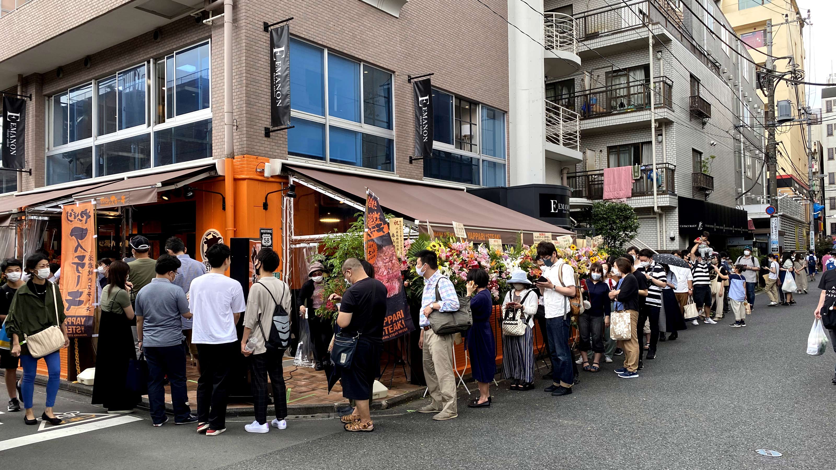 ついに本土決戦 いきなりステーキvsやっぱりステーキ どっちが本物だ 互いに互いの印象を聞いてみた President Online プレジデントオンライン