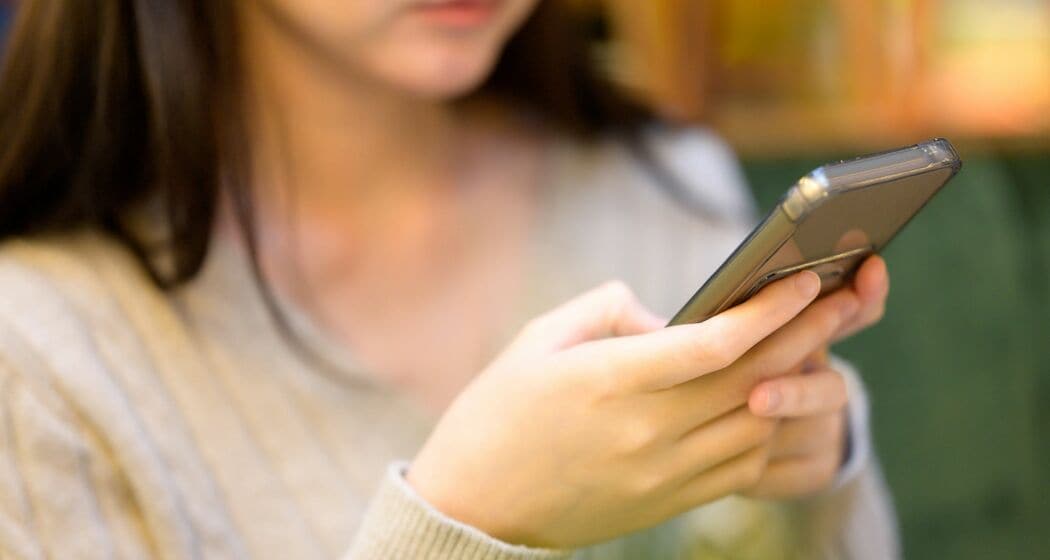 SNSに張り付いているうちに一生が終わってしまう…僧侶が｢すぐに離れて｣という人間関係を壊す元凶 LINEのレスが遅いだけでイライラするのはバカげている