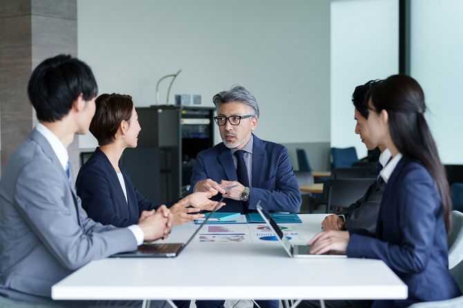 オフィスでの会議