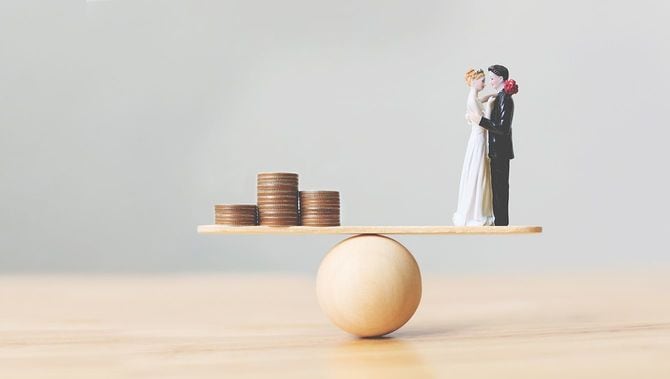 結婚式のためのお金を節約します