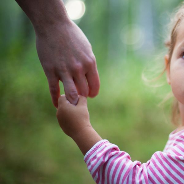 人は褒めるとダメになる 自ら成長する子を育てる親が褒める代わりにしている 最強の声かけ 誰かに褒めてもらうために頑張る人生は苦しい President Online プレジデントオンライン