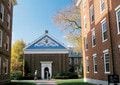 ハーバード大では2年次から大部分の学生が「ハウス」に寄宿する全寮制。専攻、学年、人種の違う学生が交流する。（PANA＝写真）
