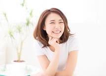 頑張らずにニコニコする人ほど幸福になる