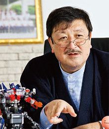 <strong>タカラトミー 代表取締役社長●富山幹太郎</strong><br>1954年、東京生まれ。82年に英国ハル大学を卒業し、トミーの前身トミー工業入社。83年取締役就任。取締役副社長を経て、86年社長就任。2006年3月、タカラとの合併により現職。