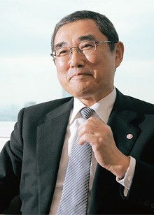 <strong>伊東信一郎</strong>●いとう・しんいちろう<br>1950年、宮崎県生まれ。74年九州大学経済学部卒業、全日本空輸（ANA）入社。99年社長室事業計画部長、2001年人事部長、03年取締役営業推進本部副本部長兼マーケティング室長、04年常務、06年専務、07年副社長。09年4月より現職。