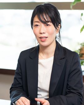 東 香織（あずま・かおり）