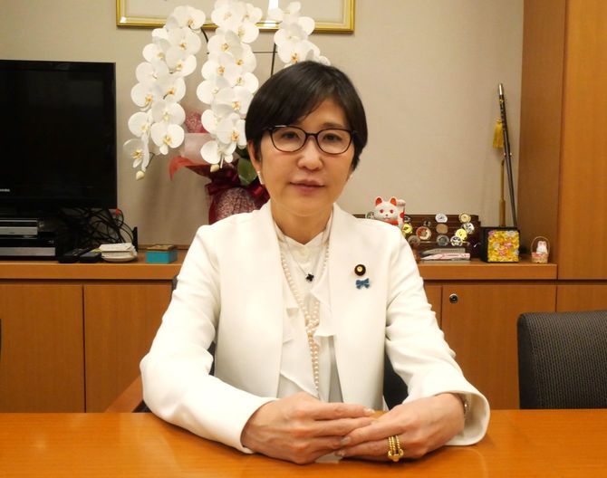 LGBT法案についてインタビューに答える稲田朋美議員