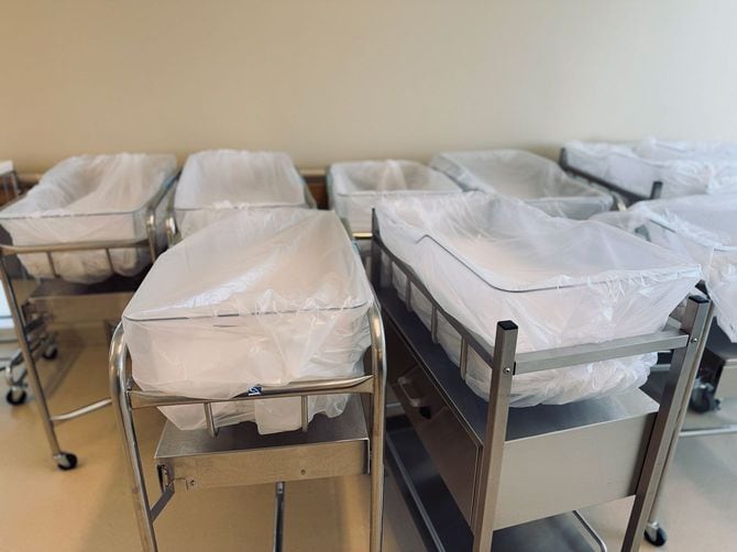 赤ちゃんがいない病院の新生児室