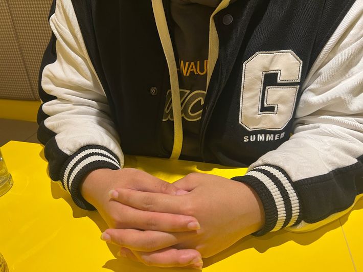 東京・池袋エリアの日本語学校に通う劉徳欣さん（19歳、仮名）