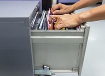 バカほど"いらないものは捨てよう"と言う