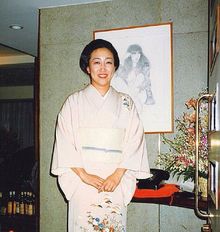 若かりし頃のママ。「いままでお付き合いしてきた男性はみんなお店のお客様です」。