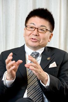 40歳なら6割を国債など元本確保型に。4割をリスク資産で運用してみよう<br><strong>キャスター・ファイナンシャルプランナー 生島ヒロシ</strong>●1950年生まれ。TBSアナウンサーとして活躍後、独立。数多くの資格も持つ。