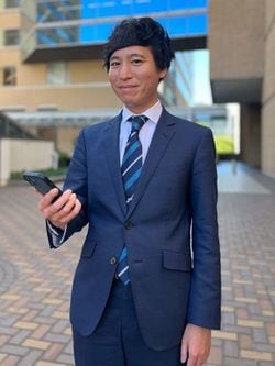 『スマホはどこまで脳を壊すか』（朝日新書）の著者・榊浩平さん