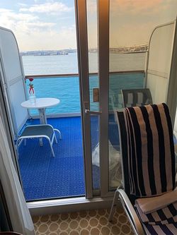 ひと月近く過ごした部屋とバルコニー