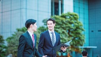 バカほど｢あえて難しい言葉を使いたがる｣ワケ