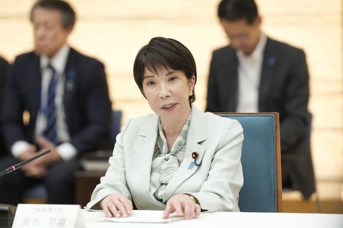 インテリジェンス機能の強化に向けた有識者会議の初会合で発言する高市首相＝2026年9月28日午後、首相官邸