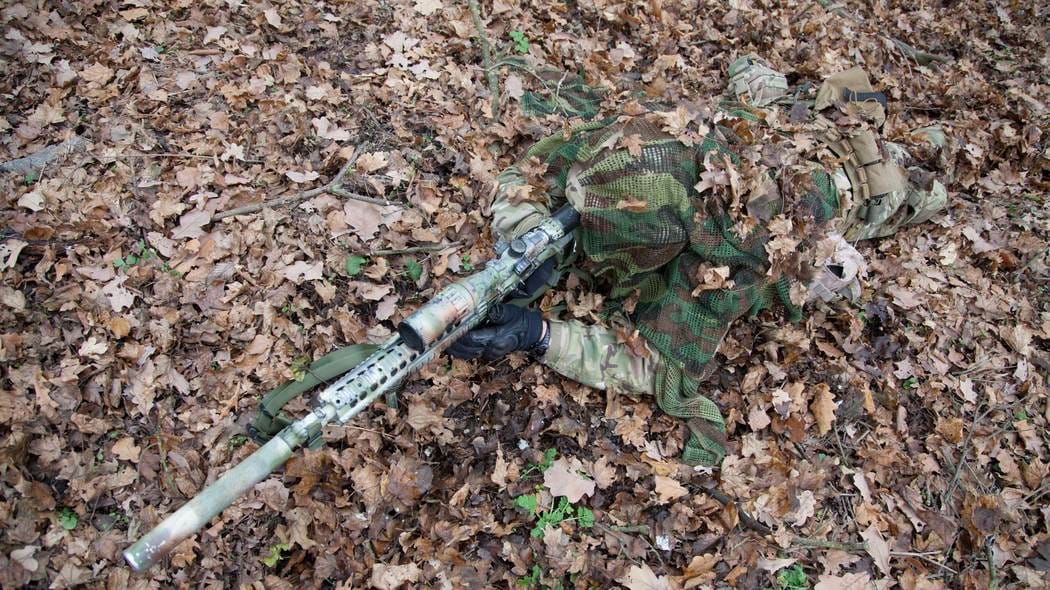 たしかに見えない…ウクライナ､兵士を敵の目から隠す｢透明マント｣開発 特殊作戦に効果発揮か 戦争が急速なイノベーションを促している