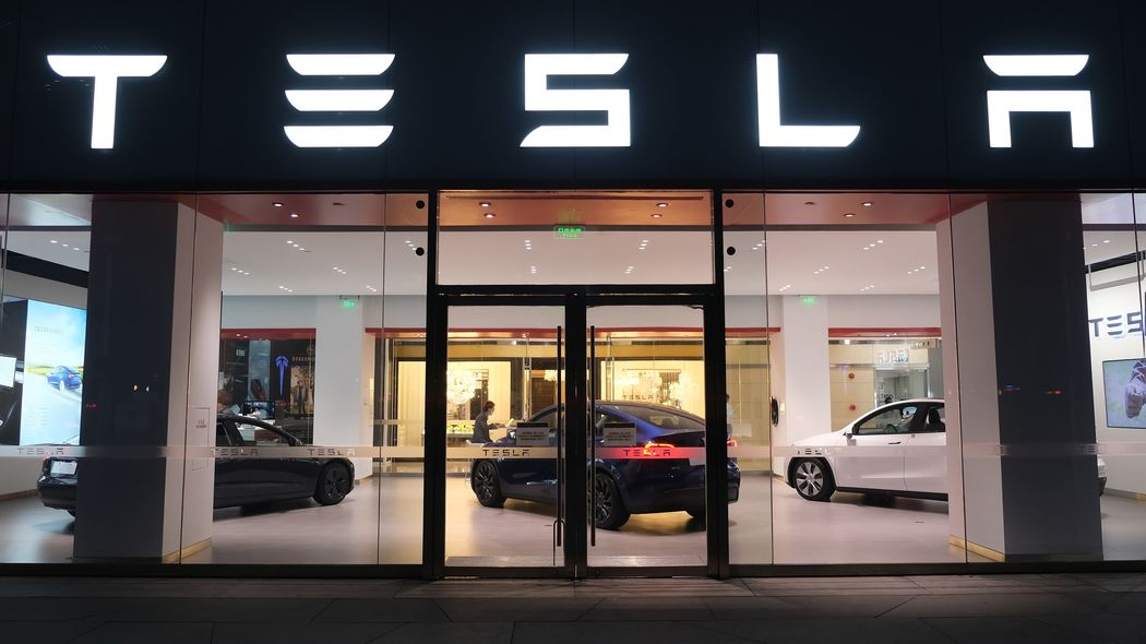 ドイツでも中国でも販売台数トップを記録したEV王者テスラ…デザイン設計以外の真の魅力とは ｢モデルY｣と｢モデル3｣を所有するEV専門家が断言