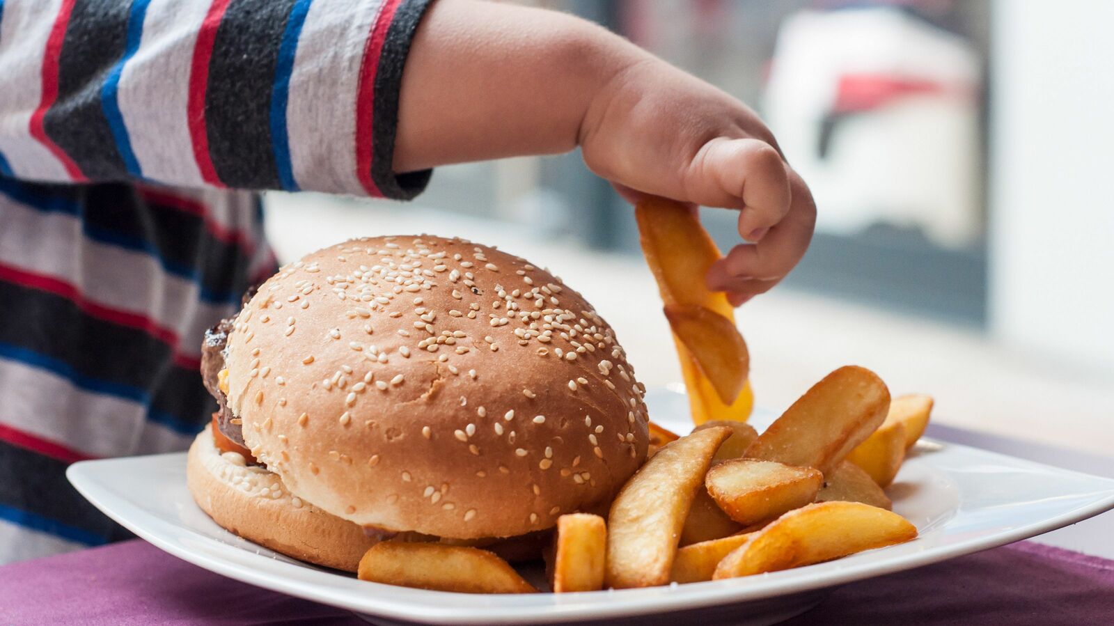 外食は週に何回までならいいか…親の悩みに管理栄養士が出した｢外食｣と｢コンビニ食｣の最終結論 こうすれば外食を食育の場にすることができる